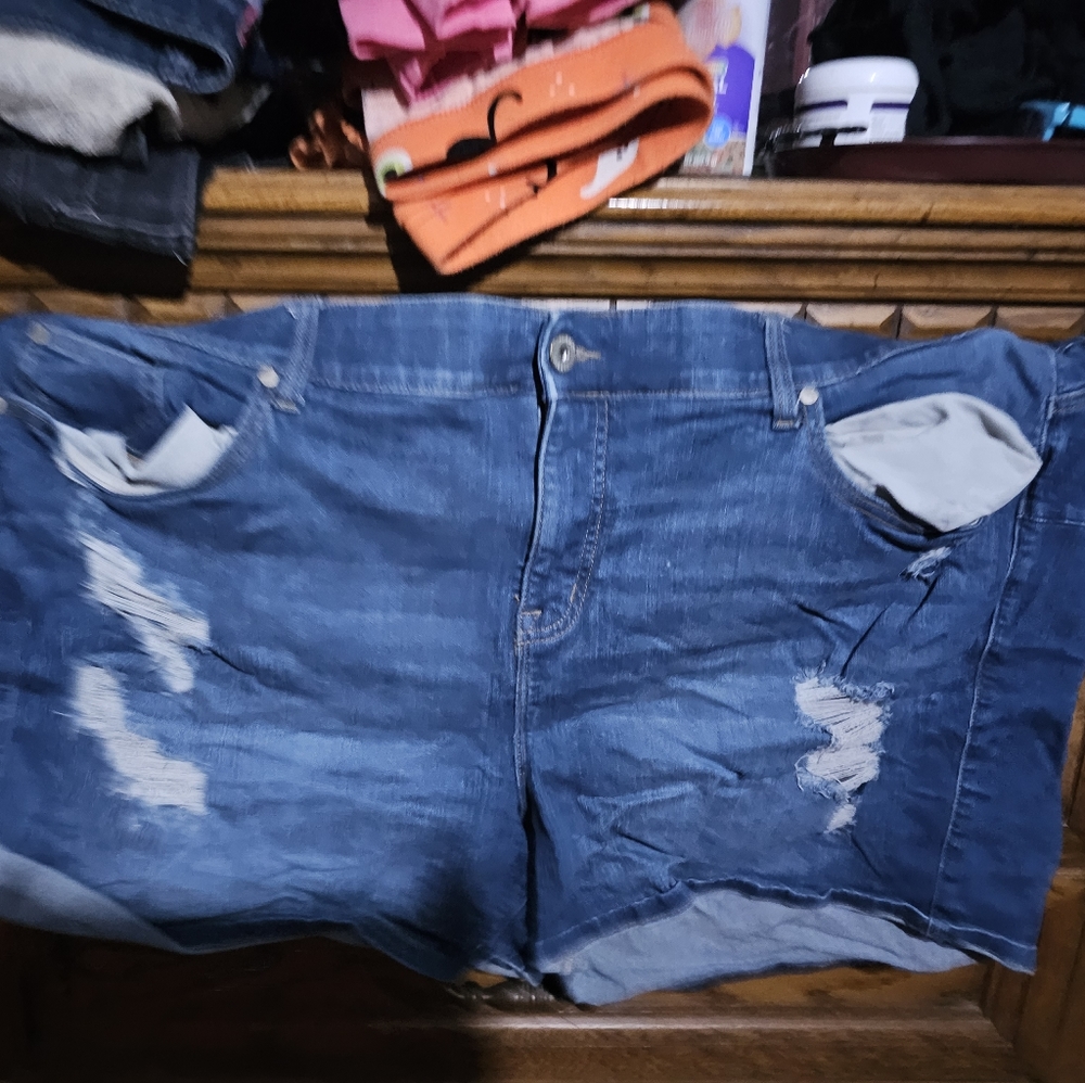 Torrid size 28 rip Jean shorts